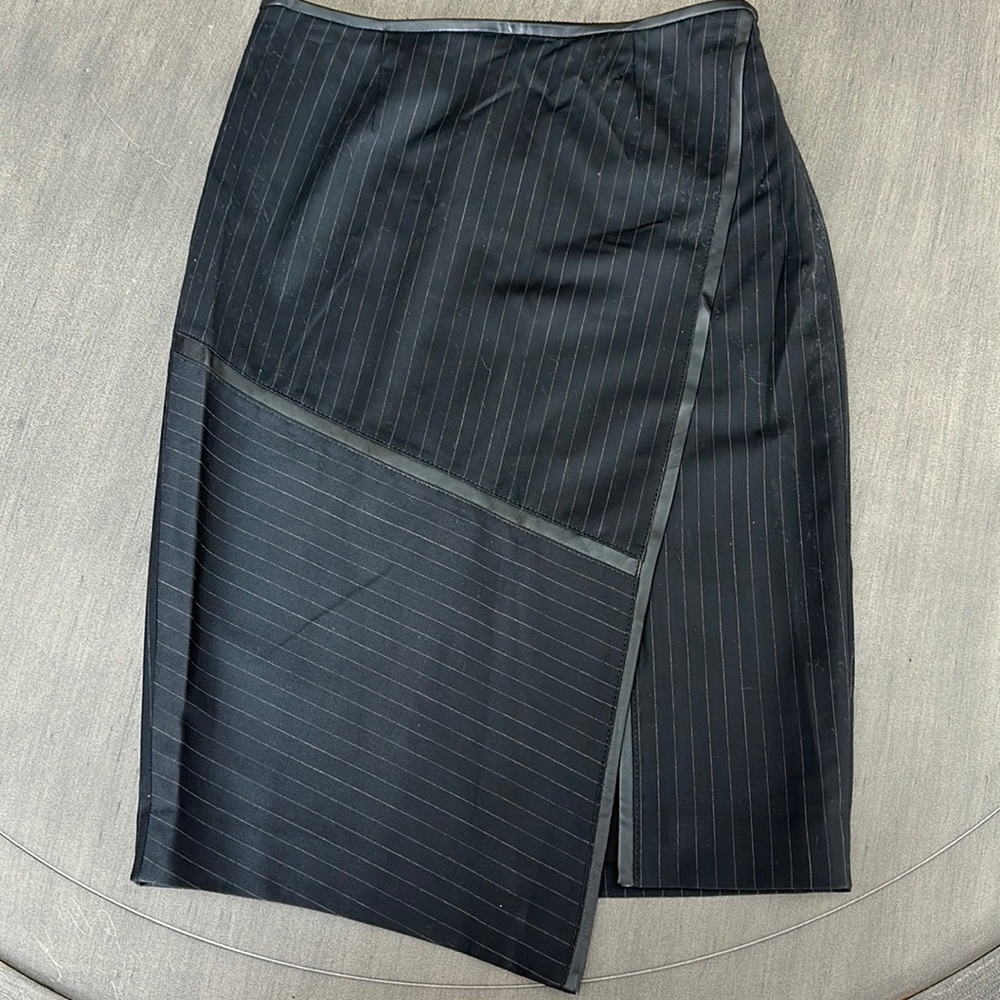 White House black market black stripe pencil skirt NWT SZ 2.
